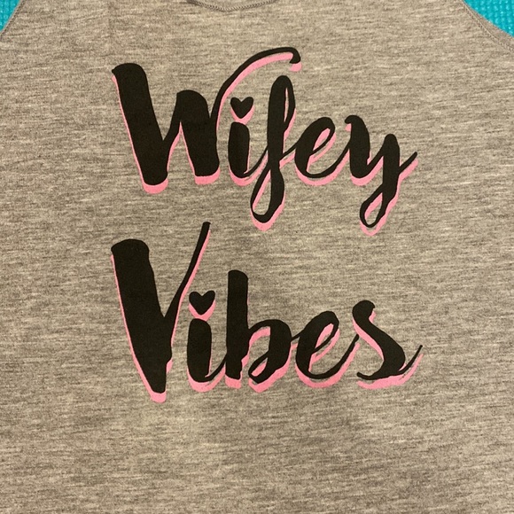 Wifey Vibes Tank Top - Picture 2 of 4